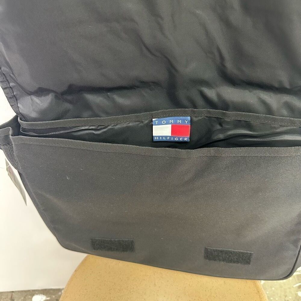 Tommy Hilfiger Unisex Vintage Y2K 90s Black Spell Out Small Flag Messenger Bag - Picture 7 of 9
